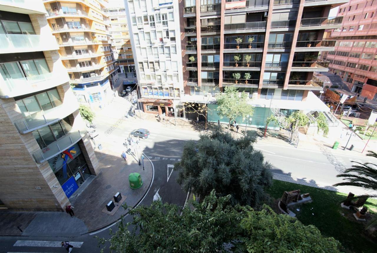 Lujoso Y Espacioso Piso En El Corazon De Alicante Con Hidromasaje Appartement Buitenkant foto